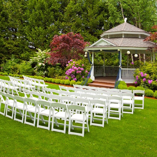 realizamos la entrega y recolección de los baños de renta para fiestas en el lugar y horario acordados con el cliente